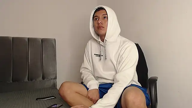 alex-lover online show from February 19, 2025, 4:55 am