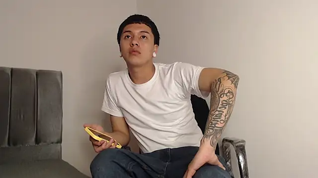 alex-lover online show from September 29, 2025, 1:00 am