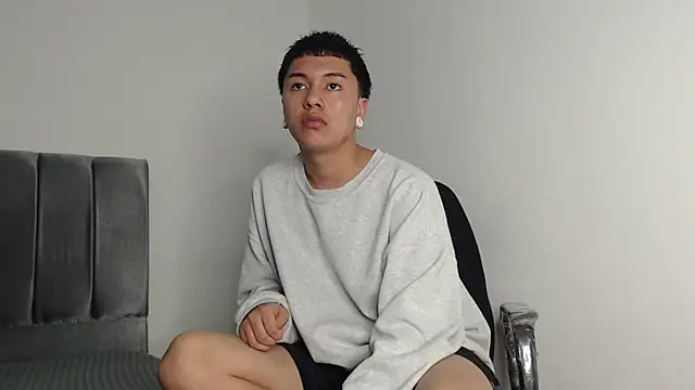 alex-lover online show from October 11, 2025, 7:23 pm