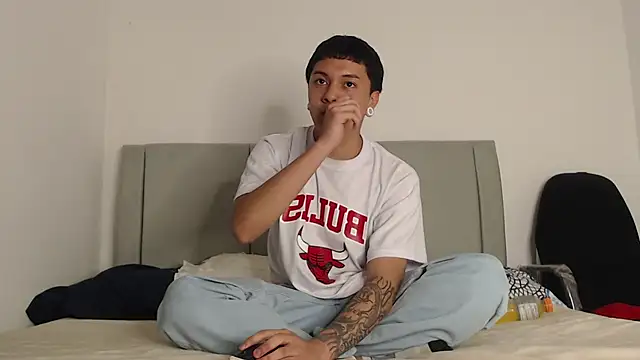 alex-lover online show from February 12, 2026, 2:28 am