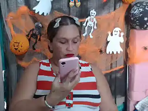 mom son dirty online show from October 21, 2025, 2:18 pm