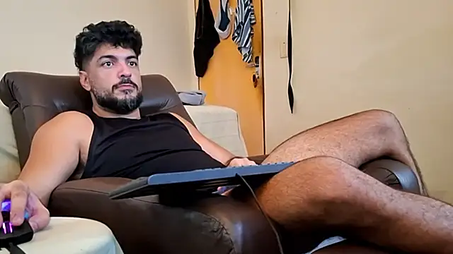 Snapshot of LUH133 chatting on January 16, 2026, 3:27 pm LUH133 online show from January 16, 2026, 3:27 pm