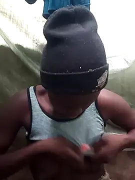 Snapshot of Black_juicy24 chatting on January 4, 2025, 12:05 pm Black juicy24 online show from January 4, 2025, 12:05 pm