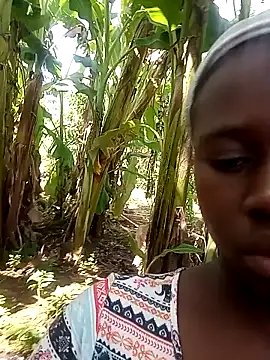 Snapshot of Black_juicy24 chatting on February 4, 2025, 8:35 am Black juicy24 online show from February 4, 2025, 8:35 am