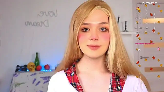  yourFoxy  online show from October 31, 2025, 3:24 pm