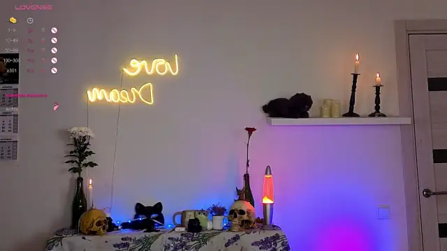  yourFoxy  online show from November 29, 2025, 3:48 pm