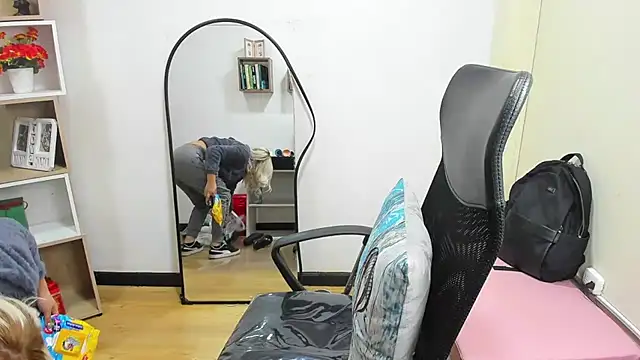 ConstansBlonde online show from January 30, 2025, 7:59 pm