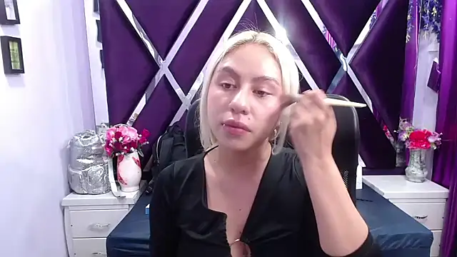 ConstansBlonde online show from March 18, 2025, 1:53 pm