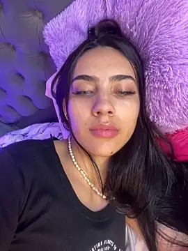 IsaValencia online show from January 9, 2025, 11:02 pm