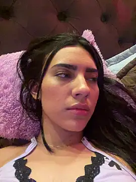 IsaValencia online show from February 5, 2025, 4:37 am