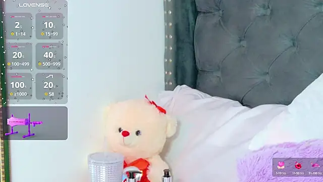 IsaValencia online show from March 14, 2025, 9:54 pm