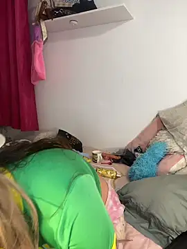 lunaapppp online show from March 28, 2026, 3:50 am