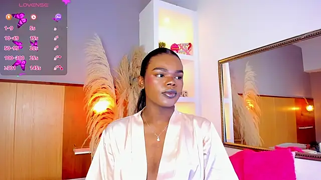 CamiEstrada online show from March 10, 2025, 9:18 pm