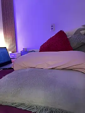 Mae Henao9 online show from September 9, 2025, 4:12 am