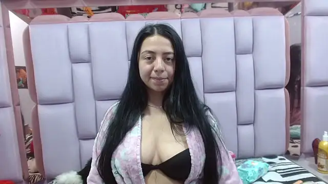 Snapshot of slut_anal_ chatting on January 18, 2025, 1:40 pm slut anal  online show from January 18, 2025, 1:40 pm