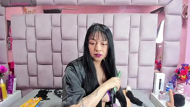 Snapshot of slut_anal_ chatting on March 17, 2025, 9:13 pm slut anal  online show from March 17, 2025, 9:13 pm