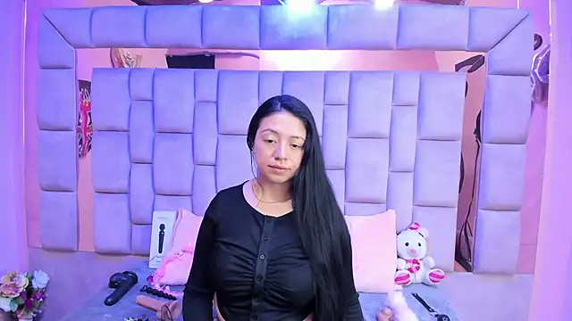 Snapshot of slut_anal_ chatting on October 4, 2025, 6:17 pm slut anal  online show from October 4, 2025, 6:17 pm