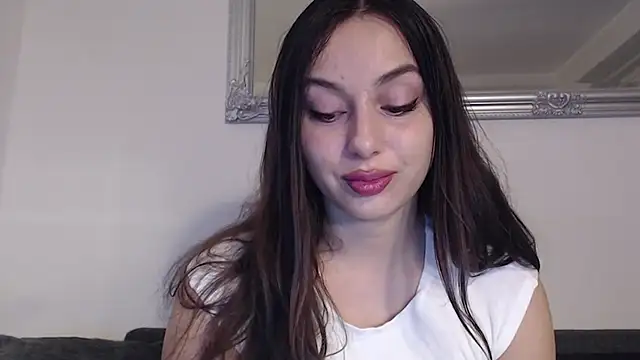 courtneyPerfect online show from December 13, 2024, 7:47 am