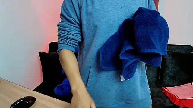 TinnaDawsom online show from February 14, 2025, 5:51 am