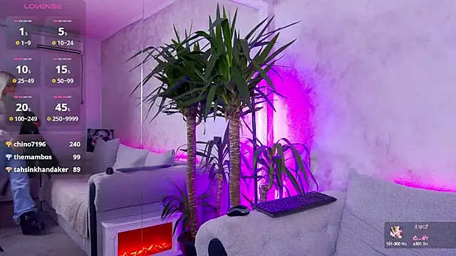 Snapshot of BambiAndAyline chatting on December 9, 2024, 4:12 am BambiAndAyline online show from December 9, 2024, 4:12 am