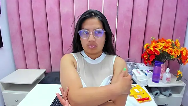 Miaa Smiith  online show from October 26, 2025, 3:56 am