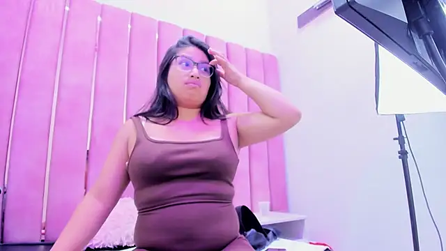 Miaa Smiith  online show from January 16, 2026, 3:43 am