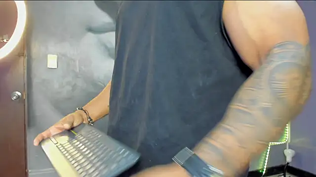 bradley smith online show from February 3, 2025, 5:51 am