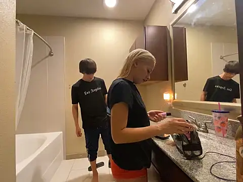 girlfriendmissy online show from January 12, 2025, 6:05 pm