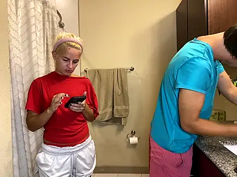 girlfriendmissy online show from October 5, 2025, 5:22 pm