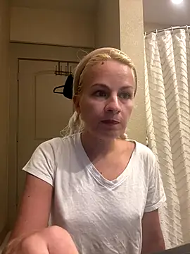 girlfriendmissy online show from November 17, 2025, 12:49 am