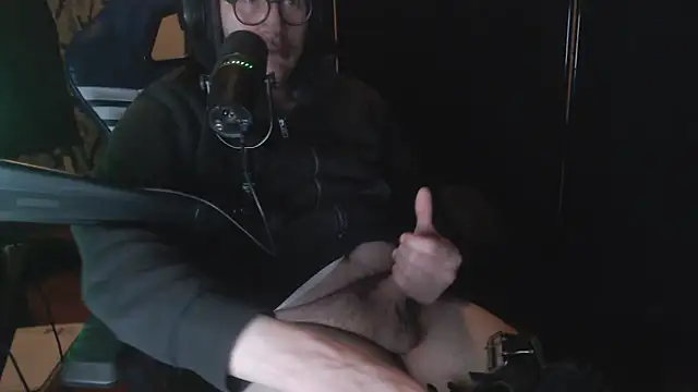 chicostick413 online show from December 23, 2025, 1:58 am