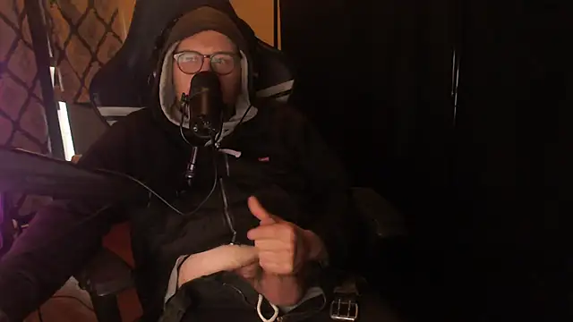 chicostick413 online show from March 12, 2026, 4:46 pm