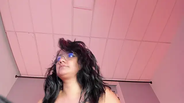 KylieMaxwell online show from March 14, 2025, 5:57 pm