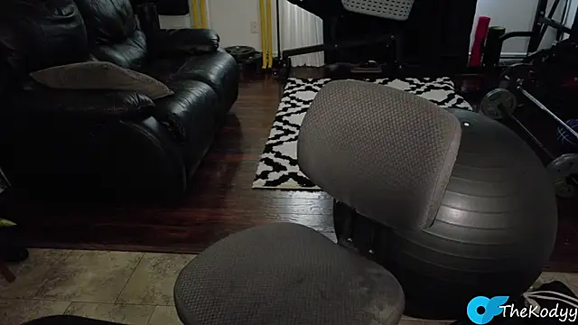 Snapshot of Thekodyy chatting on November 7, 2025, 1:11 pm Thekodyy online show from November 7, 2025, 1:11 pm