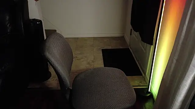 Snapshot of Thekodyy chatting on November 13, 2025, 8:57 am Thekodyy online show from November 13, 2025, 8:57 am