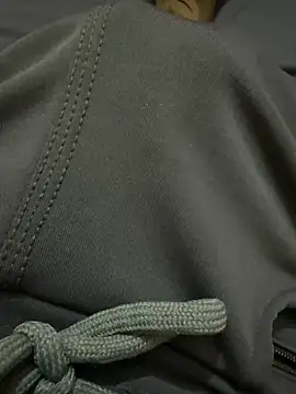 Snapshot of Strong_bull chatting on February 22, 2026, 2:37 pm Strong bull online show from February 22, 2026, 2:37 pm