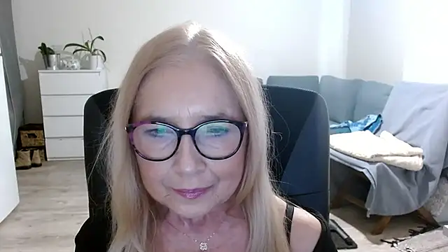 sofia xkiss online show from January 15, 2025, 7:48 am