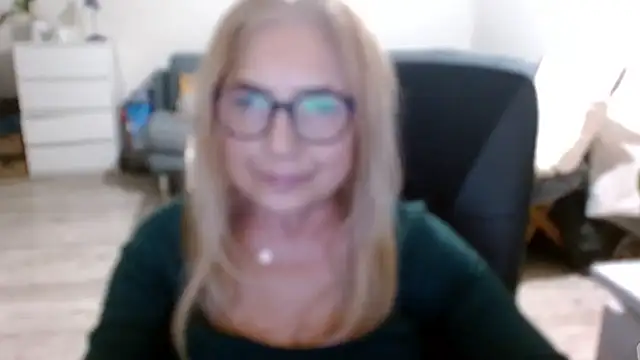 sofia xkiss online show from February 11, 2025, 6:01 pm