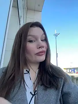 justmila online show from February 5, 2025, 11:12 am