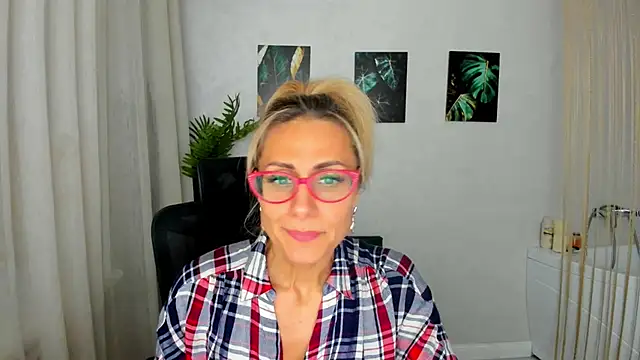 MuseOfStage online show from November 17, 2025, 12:11 pm