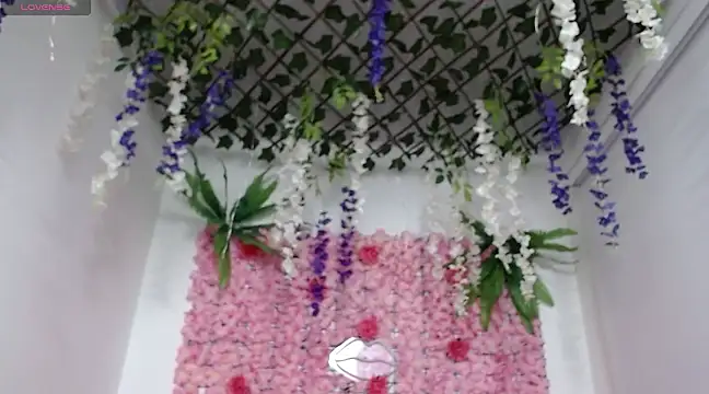 BLONDE SEXYHOT online show from February 5, 2025, 9:50 pm