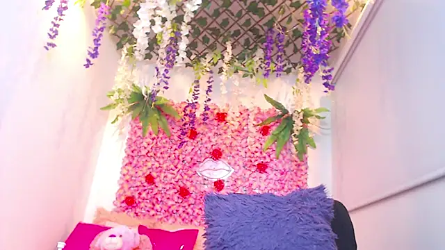 BLONDE SEXYHOT online show from November 3, 2025, 11:26 pm