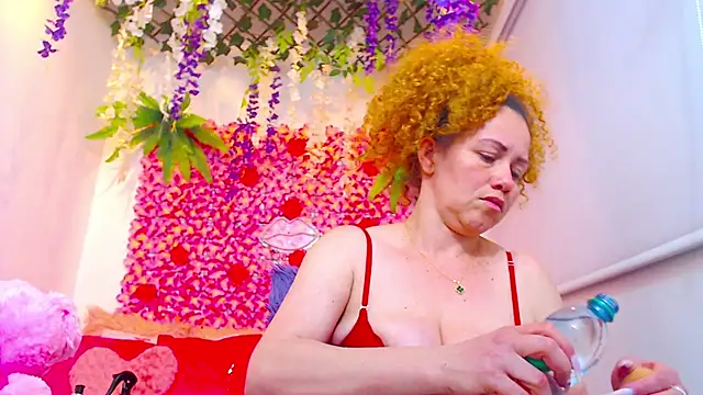 BLONDE SEXYHOT online show from November 7, 2025, 4:12 am