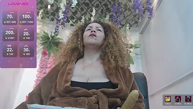 Snapshot of BLONDE_SEXYHOT chatting on February 17, 2026, 12:56 pm BLONDE SEXYHOT online show from February 17, 2026, 12:56 pm