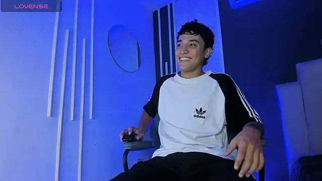 Snapshot of Austin_Cardieff chatting on March 4, 2025, 3:22 am Austin Cardieff online show from March 4, 2025, 3:22 am