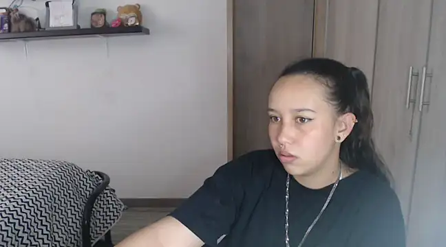 Skarlet Adams28 online show from December 19, 2024, 10:10 pm