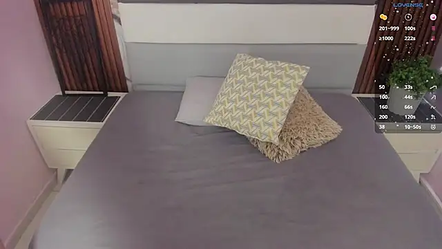 ALICESTARKK online show from November 15, 2025, 1:40 pm