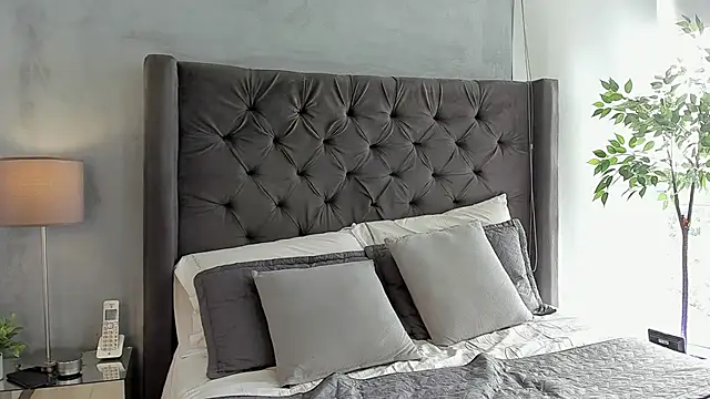 AntonellandJohan online show from February 2, 2025, 7:57 pm