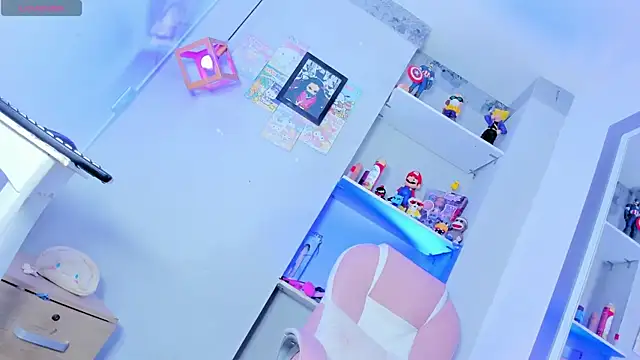 DanniiGrovers online show from March 10, 2026, 12:43 pm