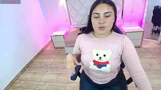 Brendda tay online show from September 14, 2025, 3:05 am